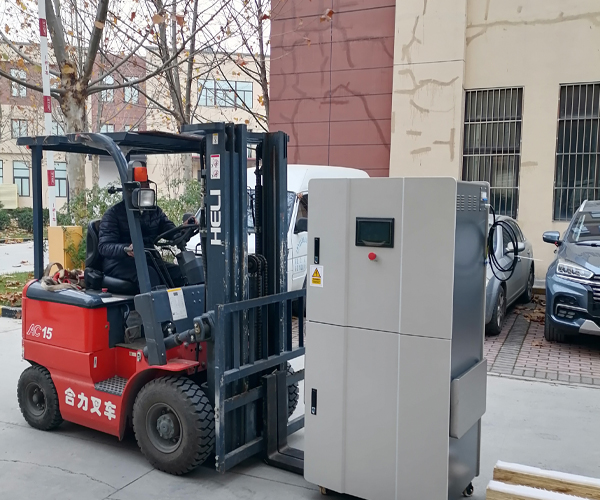 酸性電解水生成器打包中，漂洋過(guò)海發(fā)往印尼。(圖1)